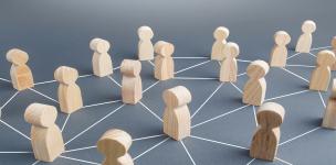 التعاون مع مكاتب التمثيل التجاري وسفارات المملكة بالخارج